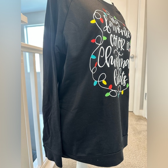 New Women’s M L Black ‘My Favorite Color Is Christmas Lights’ Sweatshirt Holiday - Picture 5 of 5